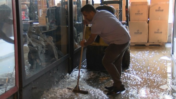 Foto - İBB öve öve bitiremiyordu...15 Temmuz Demokrasi Otogarı'nı ilk yağmurda su bastı