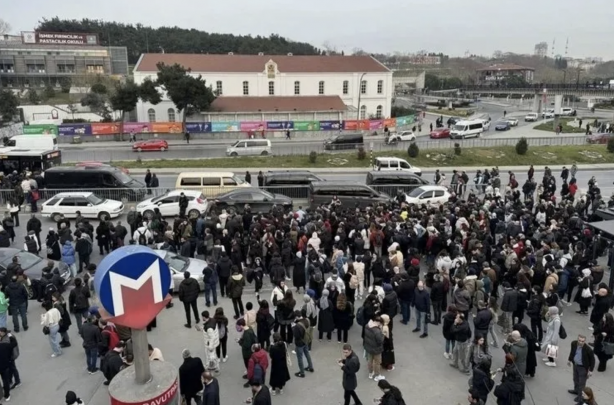 Foto - İBB REZALETİ! Nedir bu İstanbulluların 5 yıllık toplu ulaşım çilesi! 50 günde 185 bin şikayet! AK Parti tarafından başlatılan projeler bile sonlandırıldı!