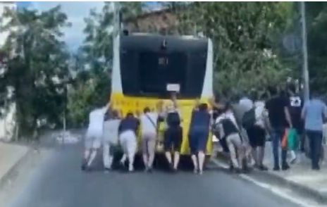 Foto - İBB Sözcüsü Murat Ongun yine çarpıttı Bizi dünyaya rezil ettiler! İşte inkar ettiği karikatür