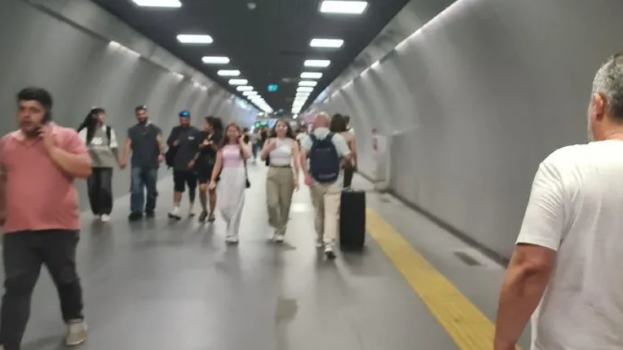 Foto - İBB yürüyen bantları söktü: İstanbullular isyan etti! 