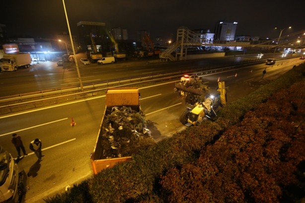 Foto - İBB'den gece yarısı operasyonuna AK Parti'den sert tepki: Belediyecilik bu mu?