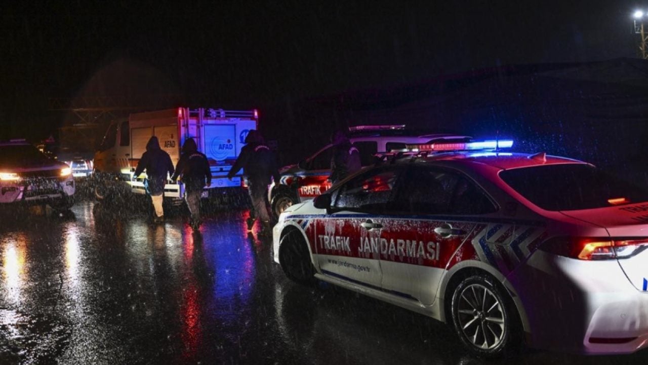 Foto - İBB'nin altyapısızlığı yine can aldı! Anadolu Yakası felaketi yaşadı: Sele kapılan 2 kişi akıntıda kayboldu