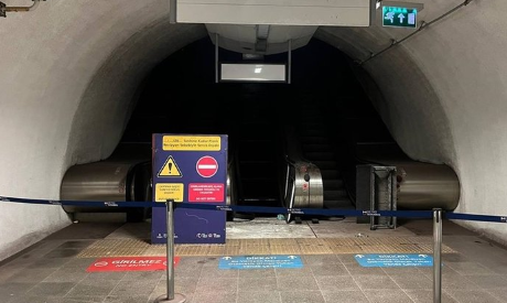 Foto - İBB'nin skandal yöntemi vatandaşı isyan ettirdi! Arızalı merdiveni duvarla ördüler