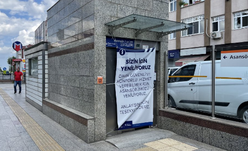 Foto - İBB'nin skandal yöntemi vatandaşı isyan ettirdi! Arızalı merdiveni duvarla ördüler