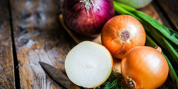 Foto - İbn-i Sina yıllar önce yazmış! Çiğ soğan suyunu burnuna sürenler o hastalıktan kurtuluyor