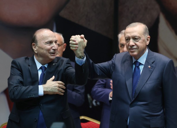 Foto - İbrahim Özdemir AK Parti'ye katıldı! Rozetini Cumhurbaşkanı Erdoğan taktı