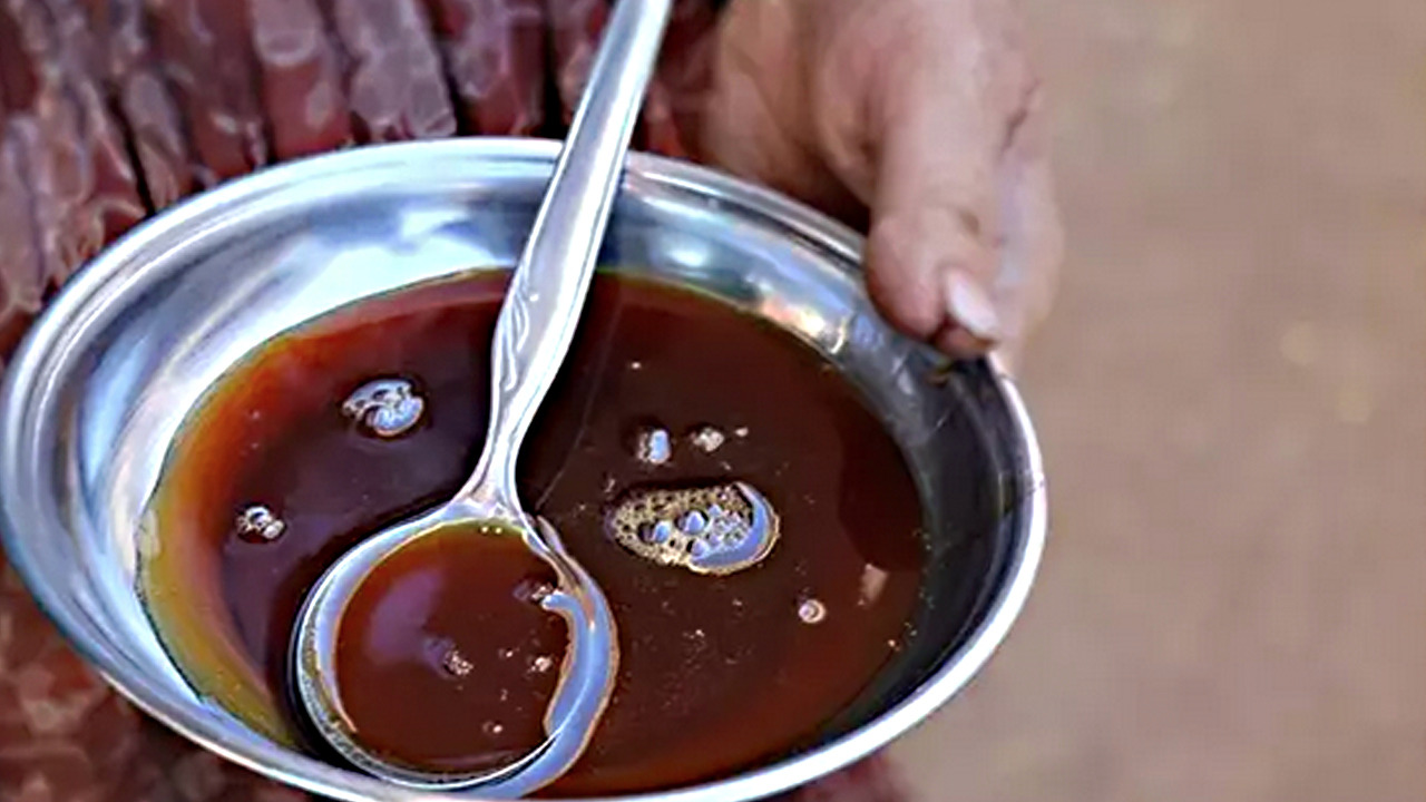 Foto - İbrahim Saraçoğlu ısrarla öneriyor! Kaşık kaşık yiyince demir depolarını dolduruyor