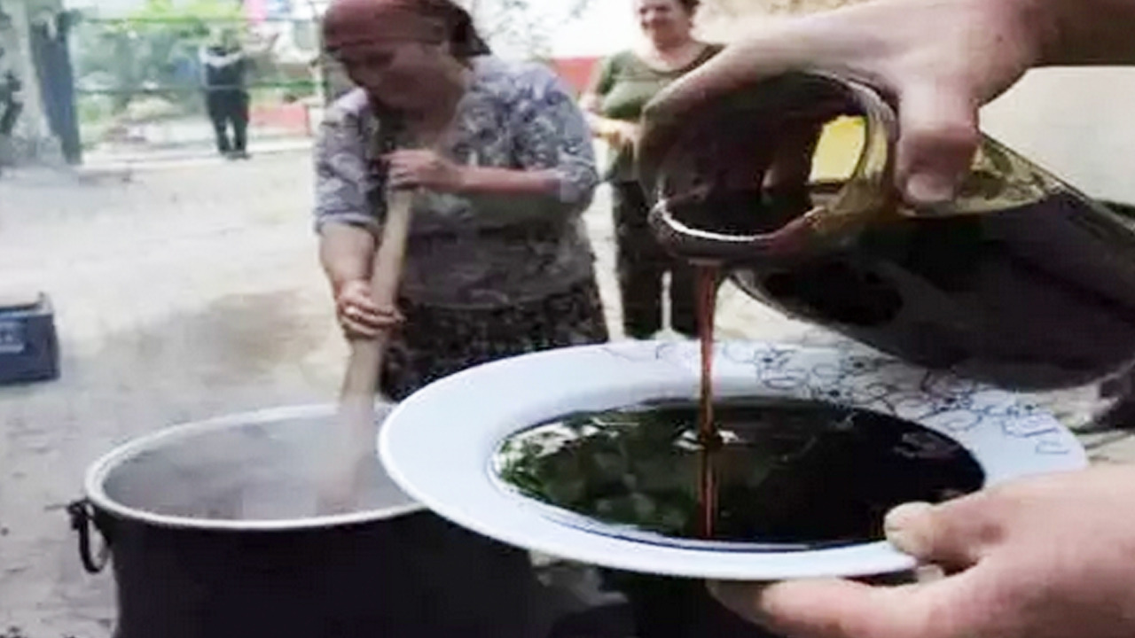 Foto - İbrahim Saraçoğlu ısrarla öneriyor! Kaşık kaşık yiyince demir depolarını dolduruyor