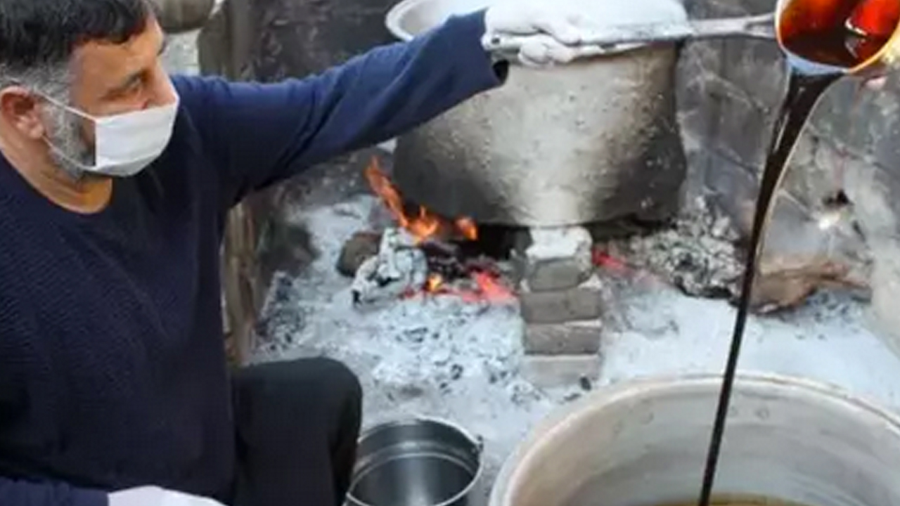 Foto - İbrahim Saraçoğlu ısrarla öneriyor! Kaşık kaşık yiyince demir depolarını dolduruyor