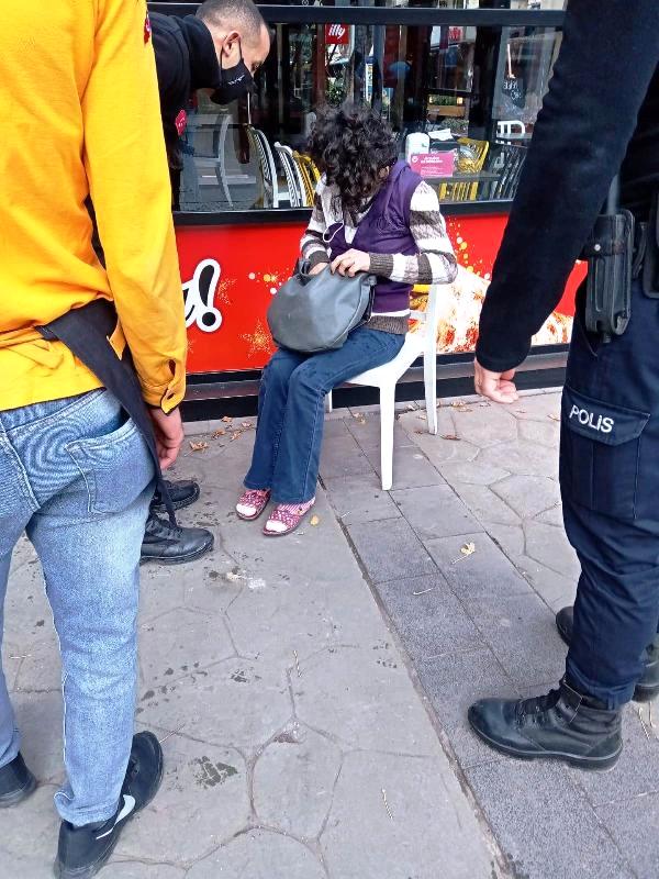 Foto - İbretlik görüntü! 16 yaşında içki şişesiyle yığıldı kaldı