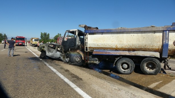 Foto - İbretlik ölüm! Çalıntı araçla kaza yapıp yanarak can verdi