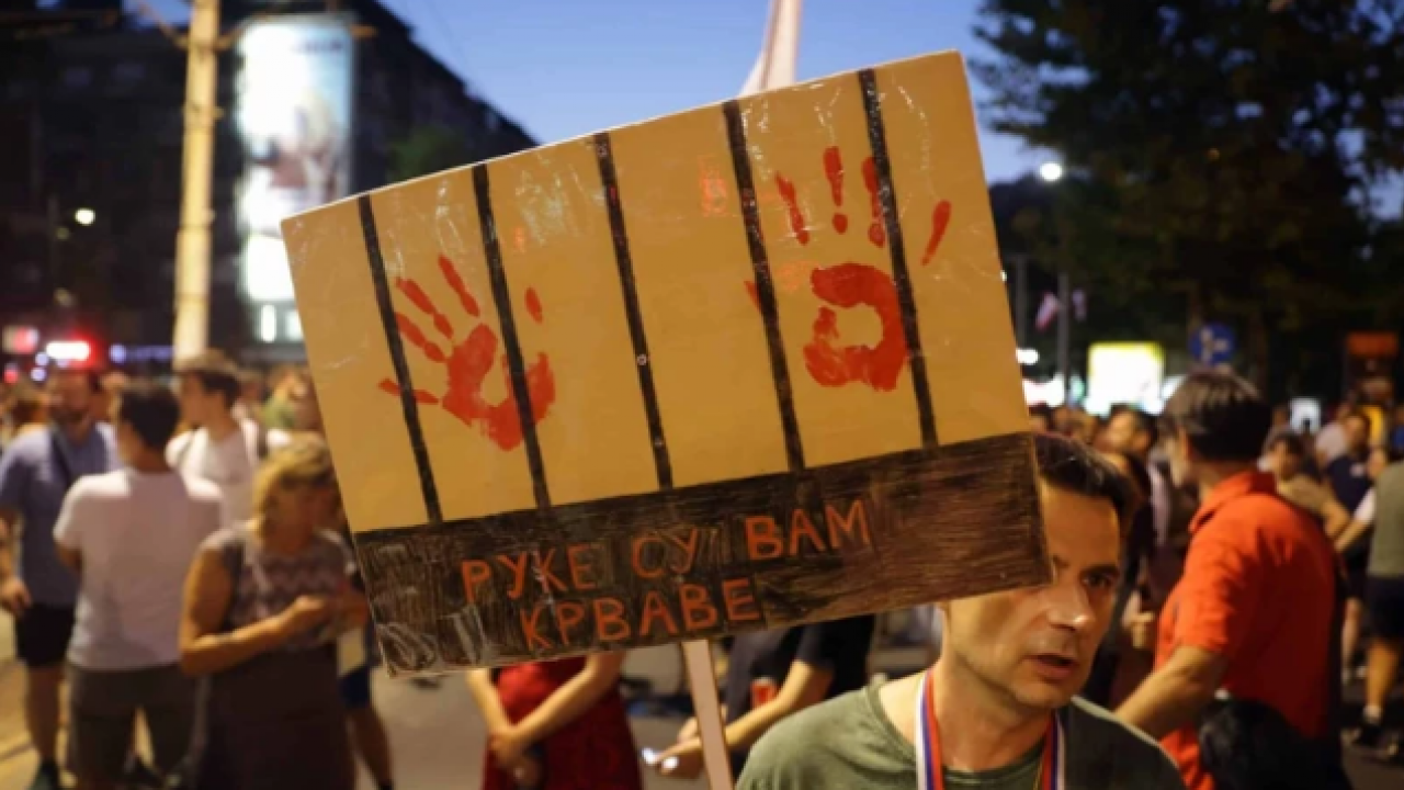 Foto - İç savaş Avrupa’ya sıçradı! İktidar yanlıları ile muhalifler birbirine girdi