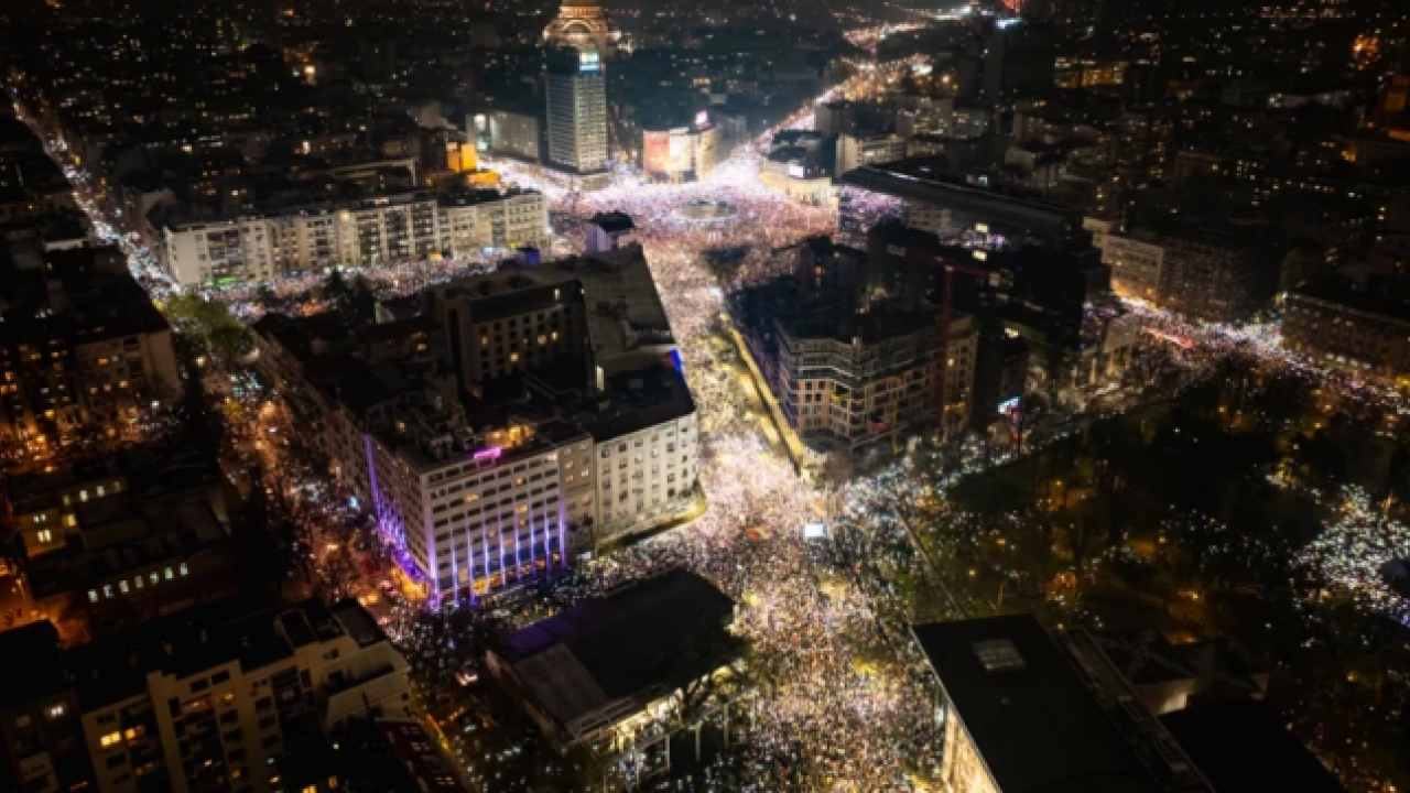 Foto - İç savaş Avrupa’ya sıçradı! İktidar yanlıları ile muhalifler birbirine girdi