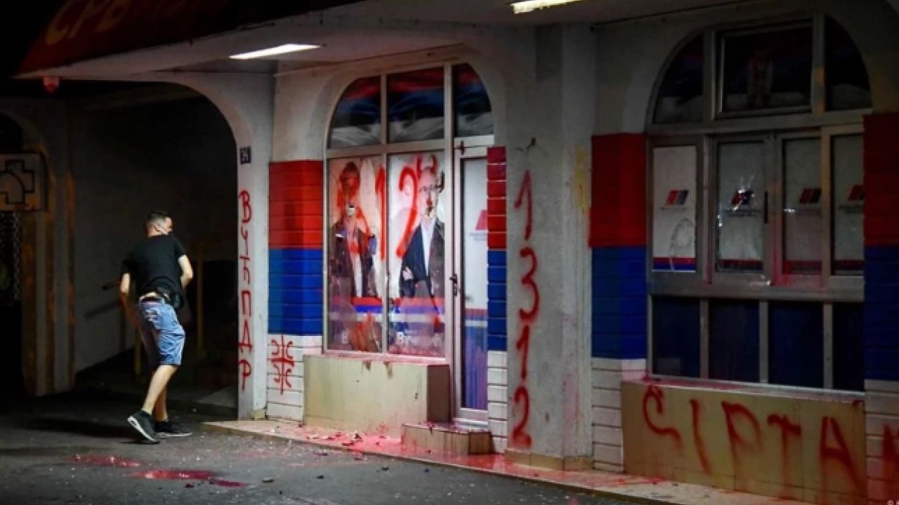 Foto - İç savaş Avrupa’ya sıçradı! İktidar yanlıları ile muhalifler birbirine girdi