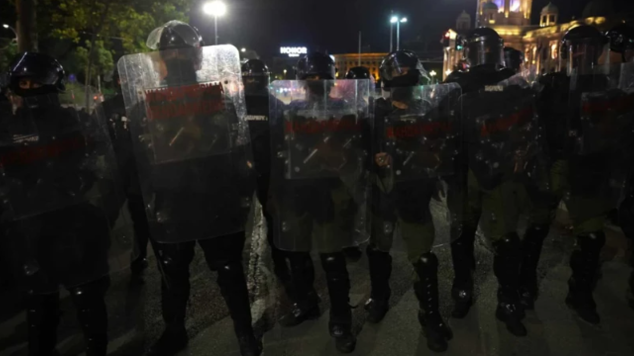 Foto - İç savaş Avrupa’ya sıçradı! İktidar yanlıları ile muhalifler birbirine girdi