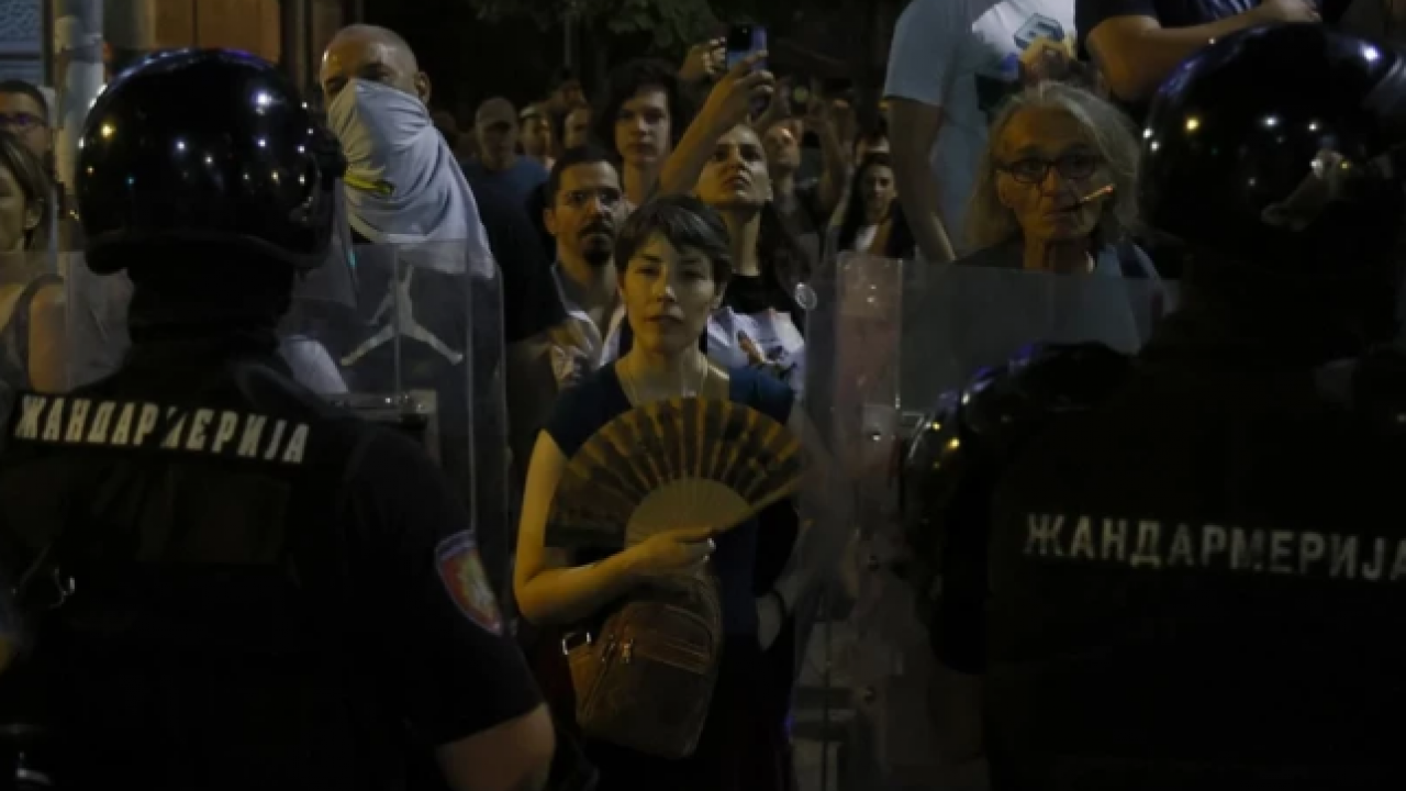 Foto - İç savaş Avrupa’ya sıçradı! İktidar yanlıları ile muhalifler birbirine girdi