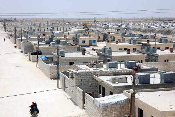 Foto - İç savaş mağduru Suriyelilerin 'briket ev' sevinci