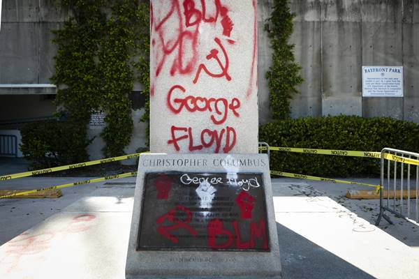 Foto - İç savaşın eşiğine gelen ABD'de Kolomb ve de Lion'un heykelleri hedef alındı