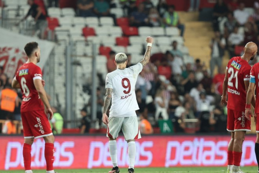 Foto - Icardi için sonunda bunu da yazdılar! Avrupa giderek kabulleniyor...