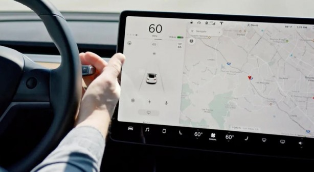 Foto - İçeriğinde neler yok ki! Bu yazılım güncellemesi Tesla sahiplerinin hayatını kurtaracak! 