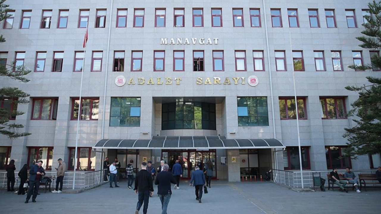 İçi para dolu 1 çanta rüşvete ilginç savunma: İnanmak isteyen buyurun inansın