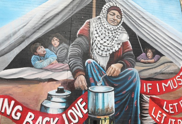 Foto - İçimizdeki müsveddelere ibret olsun! İrlanda’da bir grup sanatçıdan müthiş Filistin hareketi