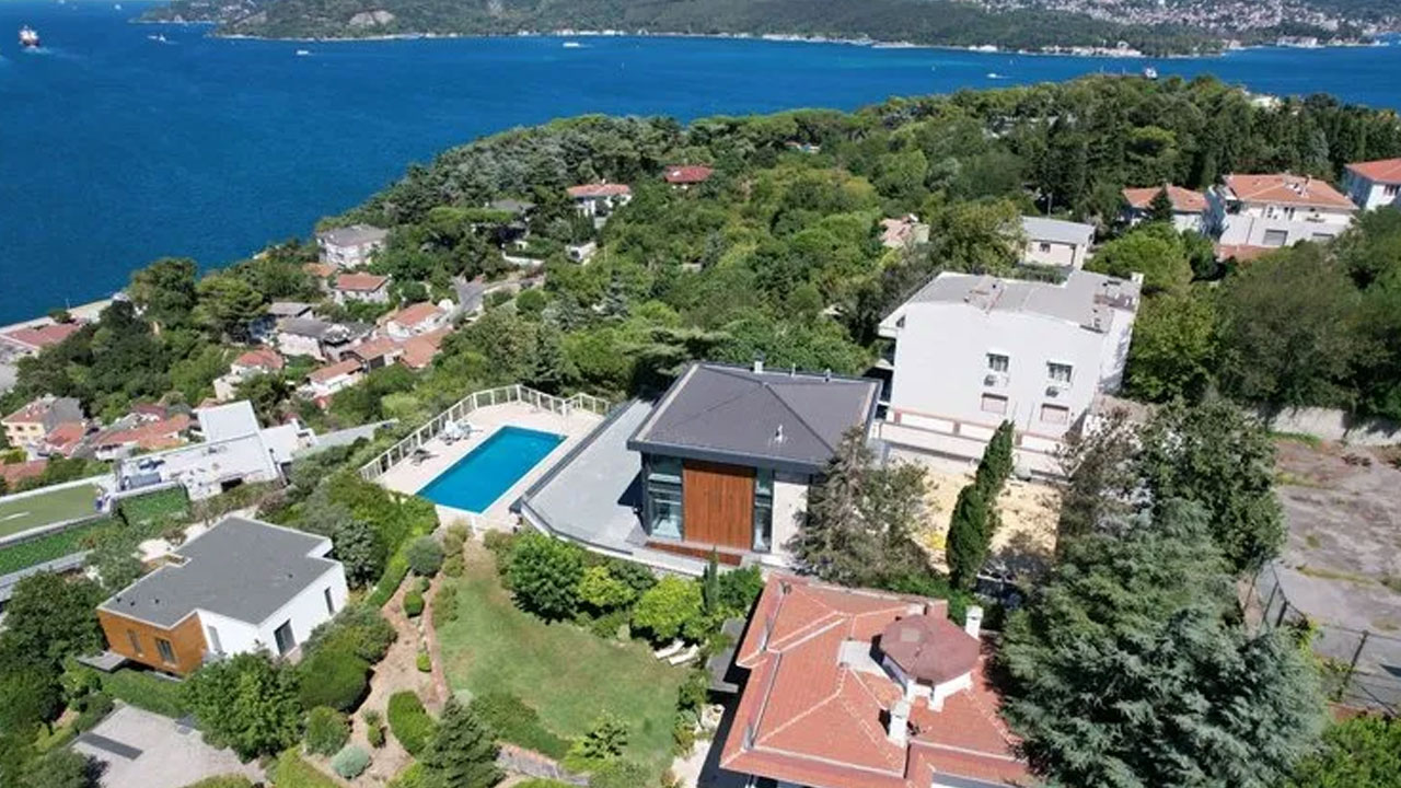 Foto - İçinde Halk TV'nin yöneticisi de var... CHP'li İBB'den Boğaz'da talan!