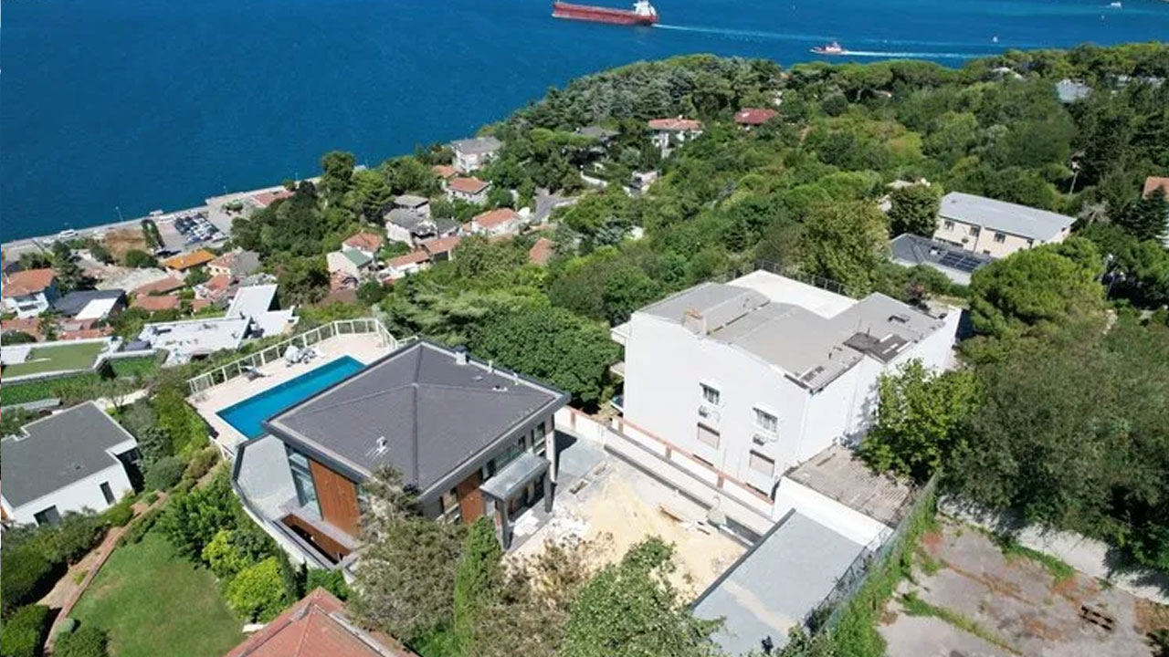 Foto - İçinde Halk TV'nin yöneticisi de var... CHP'li İBB'den Boğaz'da talan!