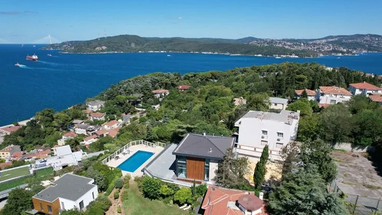 Foto - İçinde Halk TV'nin yöneticisi de var... CHP'li İBB'den Boğaz'da talan!