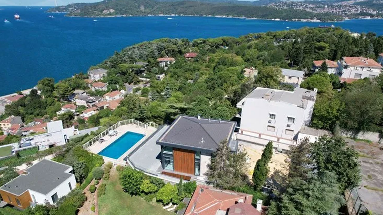 Foto - İçinde Halk TV'nin yöneticisi de var... CHP'li İBB'den Boğaz'da talan!