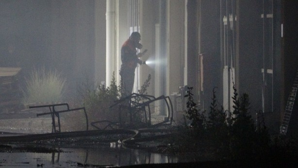 Foto - İçinde kimyasal tarım ürünlerinin bulunduğu fabrika alev alev yandı: AFAD tedbir amaçlı kimyasal sızıntı ölçümü yaptı