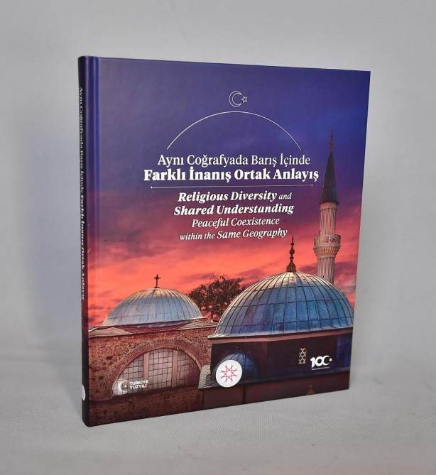 Foto - İçinde neler var neler! İşte Erdoğan'ın liderlere verdiği kitap