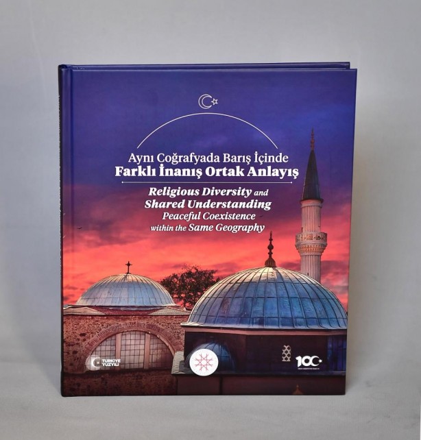 Foto - İçinde neler var neler! İşte Erdoğan'ın liderlere verdiği kitap
