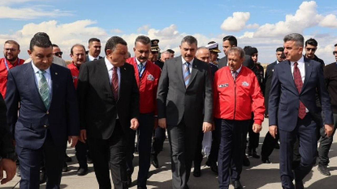 Foto - İçişleri Bakanı Mustafa Çiftçi’nin yaptığı hareket olay oldu! Vatandaş hemen kamerasını açtı