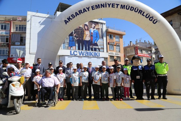 Foto - İçişleri Bakanı Soylu yaya geçidi nöbetinde