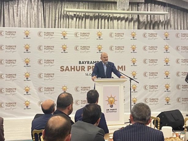 İçişleri Bakanı Süleyman Soylu, Bayrampaşa’da düzenlenen sahur programına katıldı