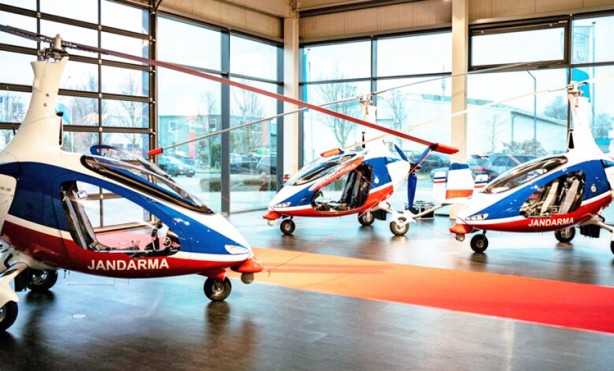 Foto - İçişleri Bakanı Yerlikaya’dan Jandarma Kartalları vurgusu: 70’in üzerinde insanlı, 30’un üzerinde TB2 ve ANKA-S gökyüzünde: Teröristlerin korkulu rüyası