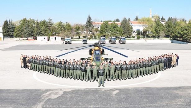 Foto - İçişleri Bakanı Yerlikaya’dan Jandarma Kartalları vurgusu: 70’in üzerinde insanlı, 30’un üzerinde TB2 ve ANKA-S gökyüzünde: Teröristlerin korkulu rüyası