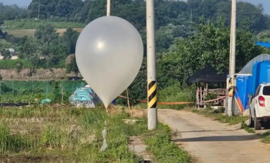 Foto - İçlerinde bakın ne var! Kuzey Kore 600 balon daha gönderdi