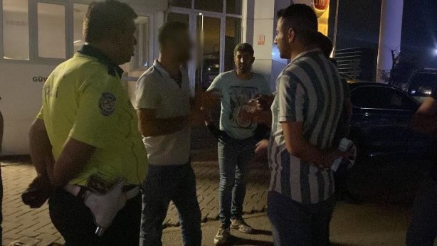 Foto - İçmeyi çağdaşlık sanan kafalara gelsin! Alkollü maganda yine yaptı yapacağını