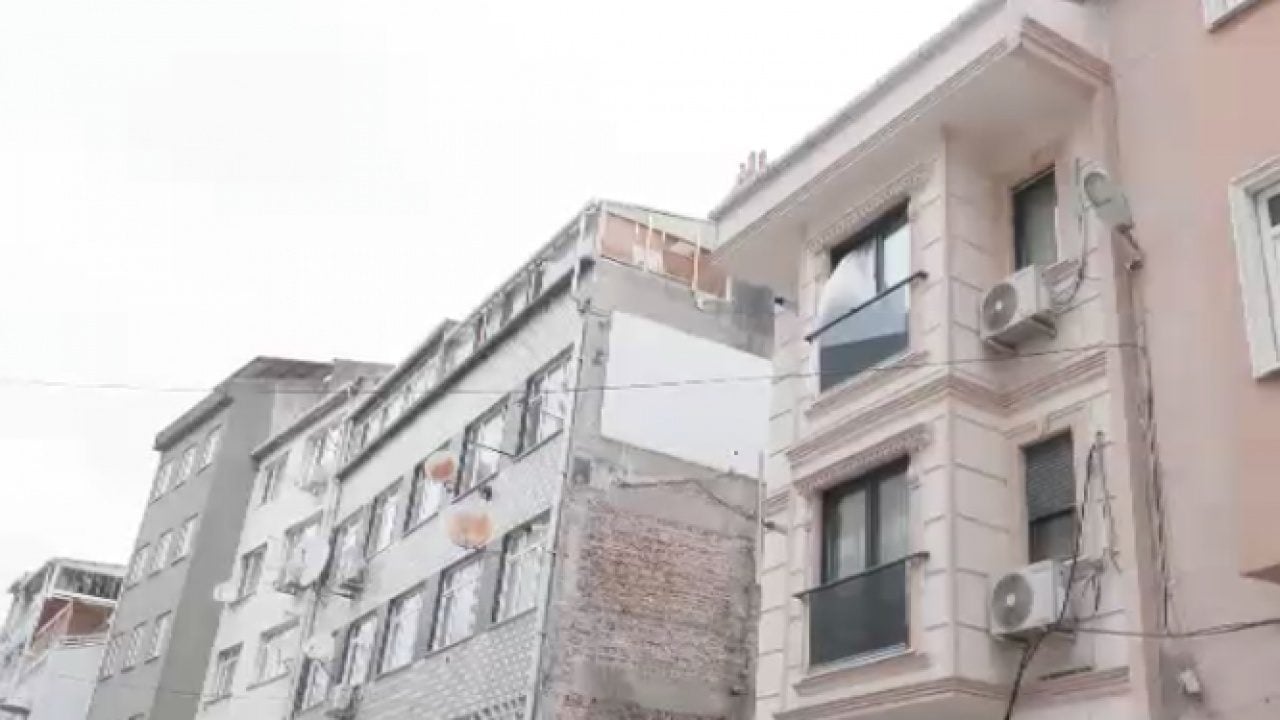 Foto - İcra memurlarıyla tartışan kiracı dehşet saçtı: Özel harekat devreye girdi! Ruhsatsız tabancayla yakalandı