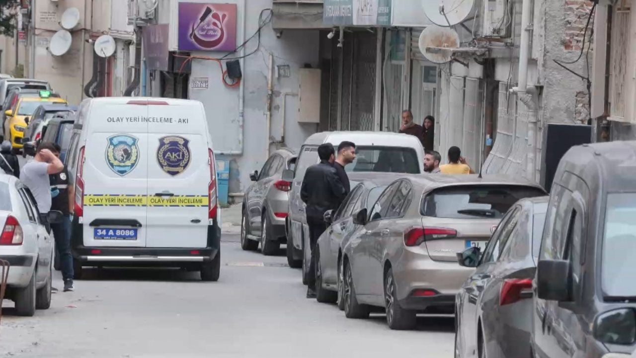 Foto - İcra memurlarıyla tartışan kiracı dehşet saçtı: Özel harekat devreye girdi! Ruhsatsız tabancayla yakalandı
