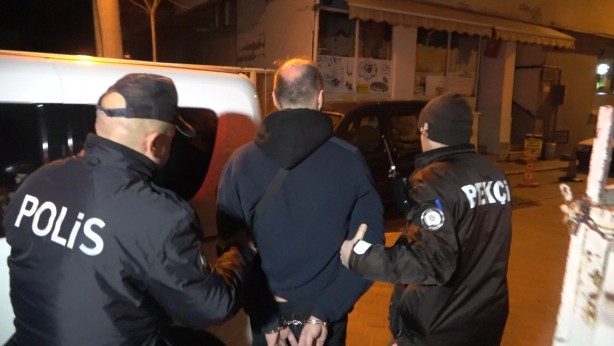 Foto - İdam etmeyince böyle şımarıyorlar! Rezilliğinden utanmadı bakın ne yaptı