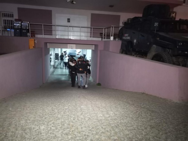 Foto - İddia edilen suç idamı gerektirir! 4 kişi daha yakalandı