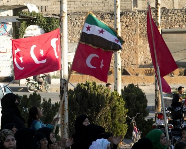 Foto - İdlib'de Türk bayrakları dalgalandı!