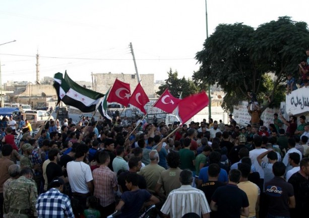 İdlib'de Türk bayrakları dalgalandı!