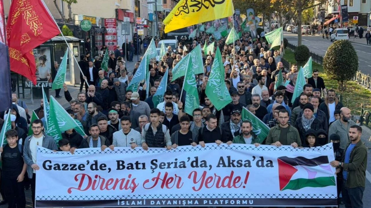 Foto - İDP’den, Fatih Camii'nden Saraçhane'ye yürüyüş! 'Aksa Tufanı' Siyonist çeteye dev bir tokattı