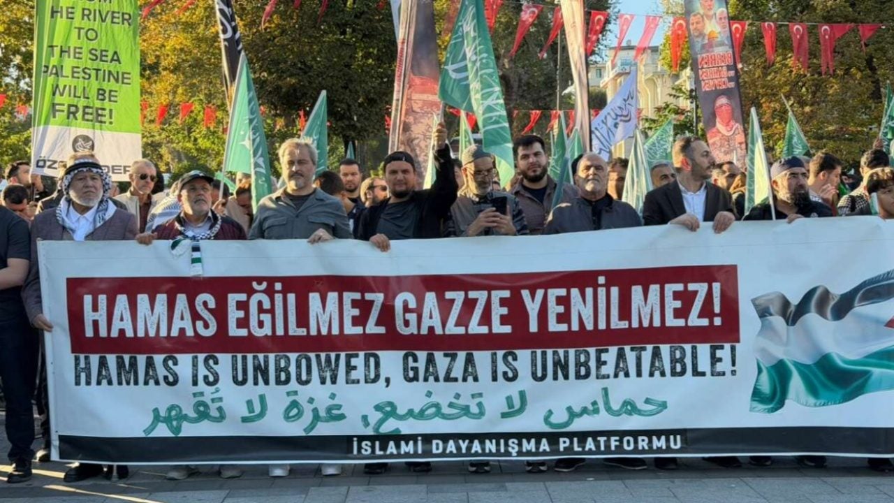 Foto - İDP’den, Fatih Camii'nden Saraçhane'ye yürüyüş! 'Aksa Tufanı' Siyonist çeteye dev bir tokattı