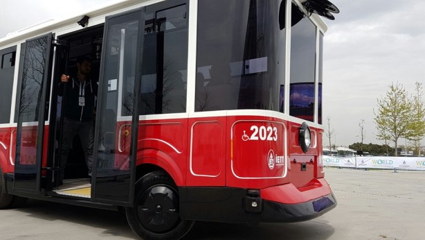 Foto - İETT'den sürücüsüz araç!