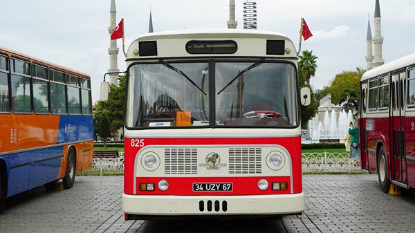 Foto - İETT'nin tarihi otobüsleri görücüye çıktı